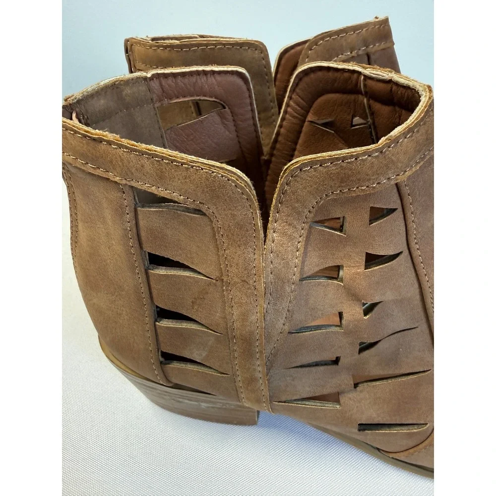 Tan Laser Cut Out Ankle Booties Western Stacked Heel Rear Zip Brown Womens 9 US